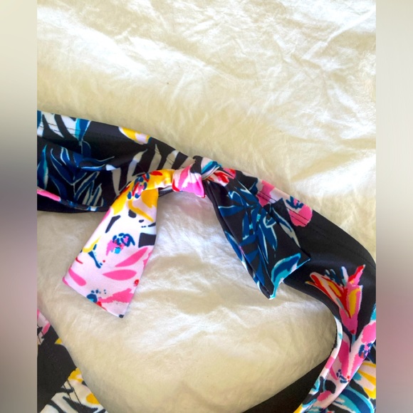 Two piece Bikini set Floral multicolor Size M New. Brand: My Charmo - Picture 8 of 11